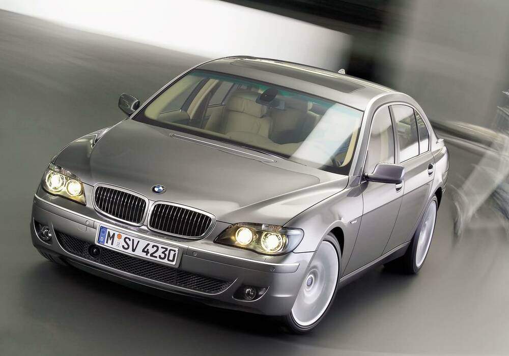 Fiche technique BMW 730i (E65) (2005-2008)