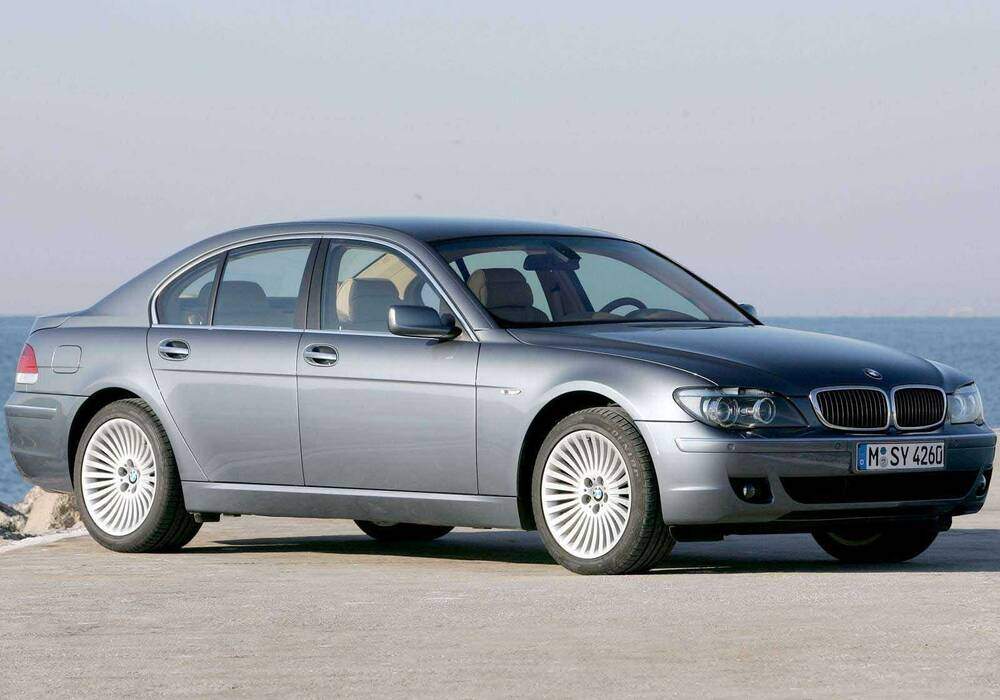 Fiche technique BMW 745d (E65) (2005-2008)