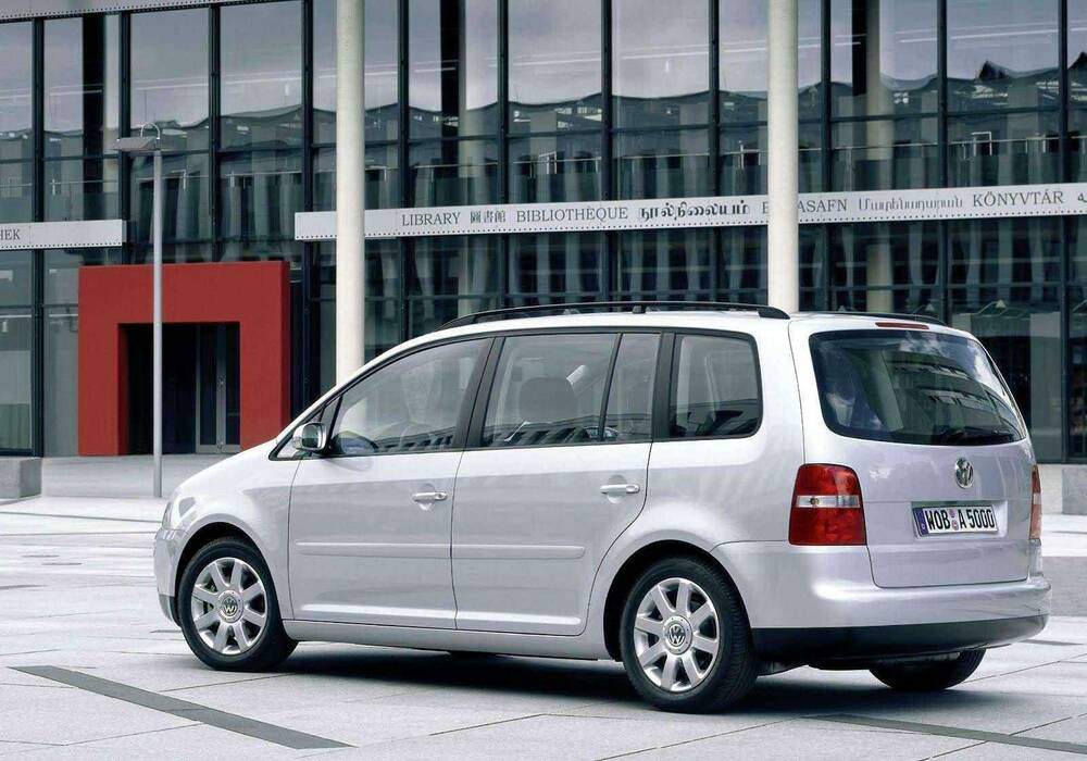 Fiche technique Volkswagen Touran 1.6 (2003-2010)