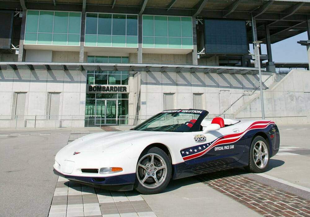 Fiche technique Chevrolet Corvette C5 Convertible &laquo; Indianapolis 500 Pace Car &raquo; (2004)