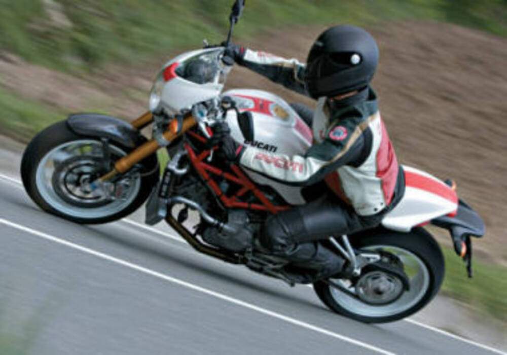 Fiche technique Ducati 998 Monster S4 RS (2006)