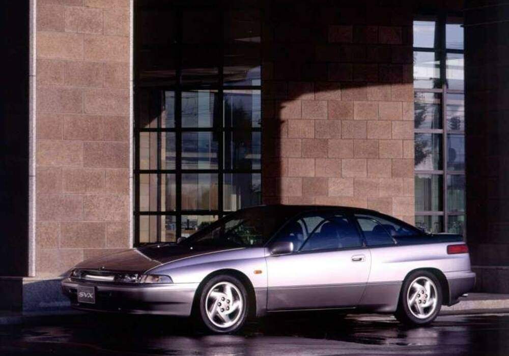 Fiche technique Subaru Alcyone SVX 3.3 (1992-1996)