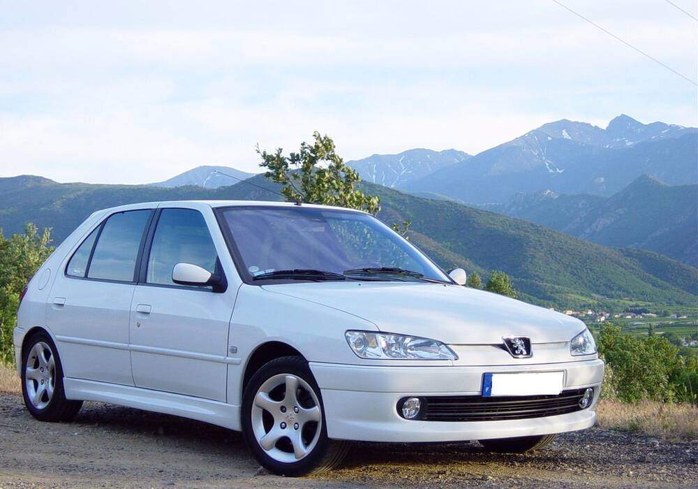 Fiche technique Peugeot 306 2.0 HDi 90 (1999-2001)