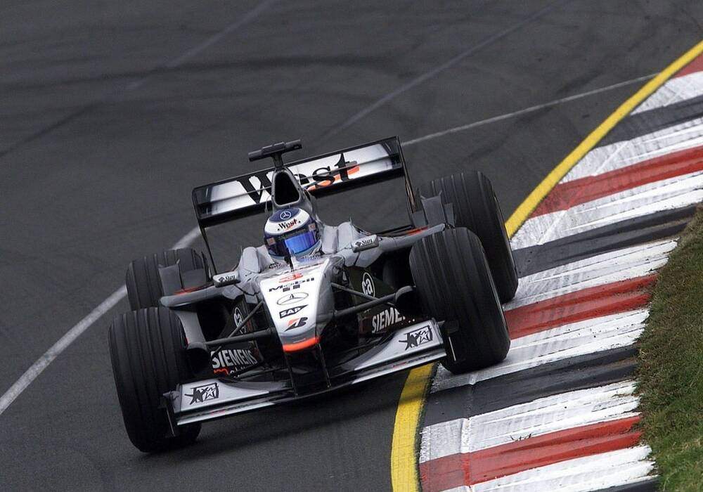 Fiche technique McLaren MP4-16 (2001)