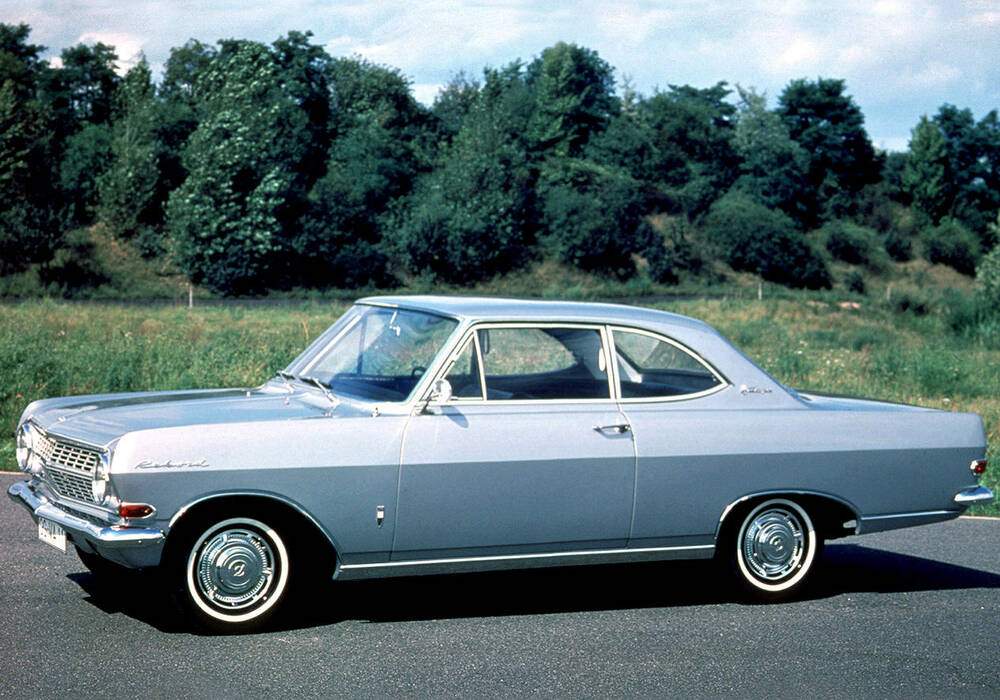 Fiche technique Opel Rekord III Coup&eacute; 1700 S (A) (1963-1965)