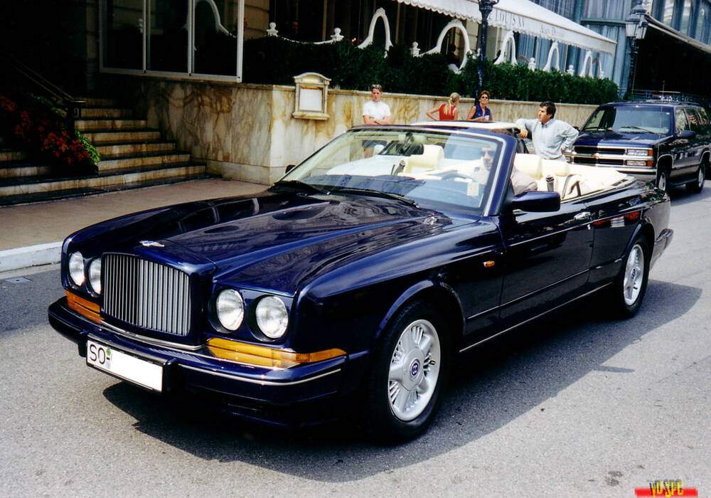 Fiche technique Bentley Azure (1995-1999)