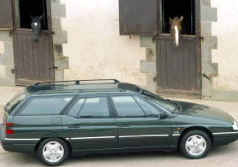 Fiche technique Citro&euml;n XM Estate 3.0i V6 (1989-1997)