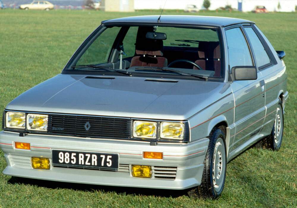 Fiche technique Renault 11 Turbo &laquo; Zender &raquo; (1985-1986)
