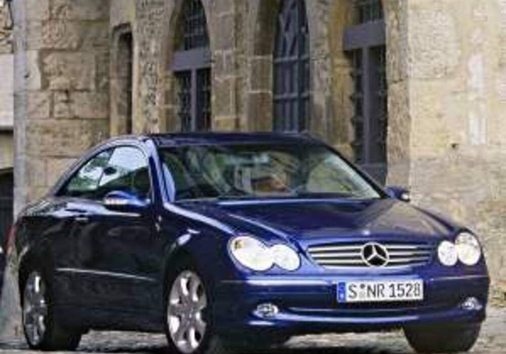 Fiche technique Mercedes-Benz CLK II 200 CGI (C209) (2003-2005)