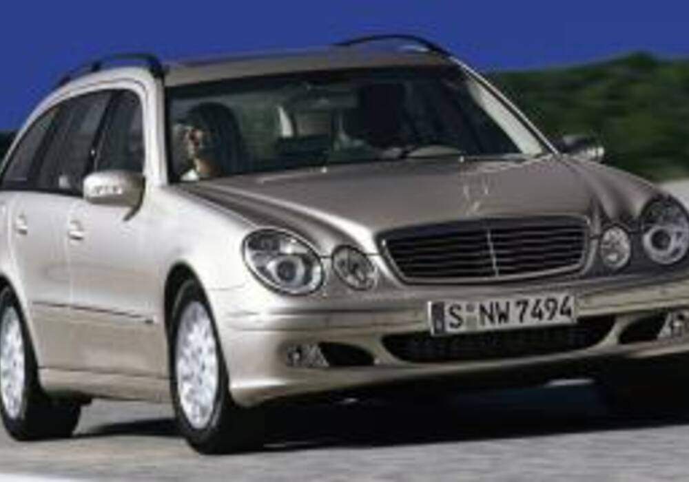 Fiche technique Mercedes-Benz E III Estate 320 CDI (S211) (2003)