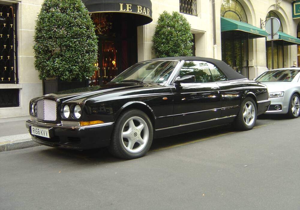 Fiche technique Bentley Azure (1999-2003)