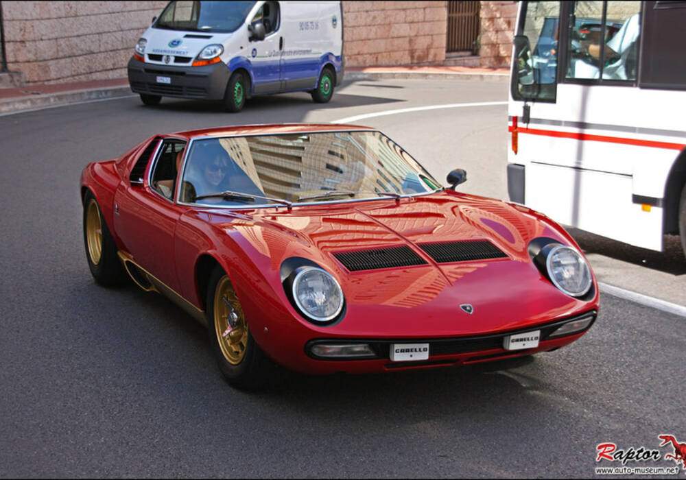Fiche technique Lamborghini Miura P400 SV (1971-1973)