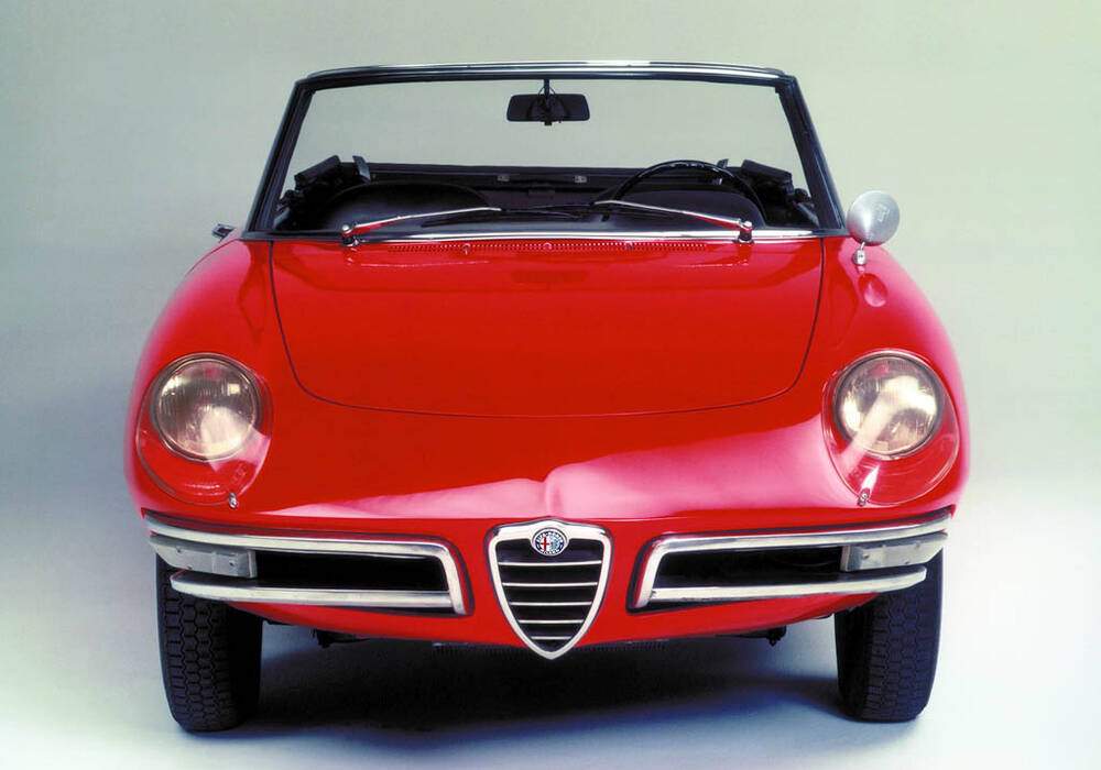 Fiche technique Alfa Romeo Spider 1600 Duetto (S&eacute;ries I) (1966-1967)