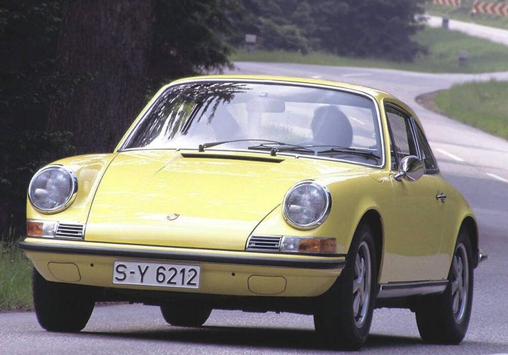 Fiche technique Porsche 911 E 2.4 (1971-1973)