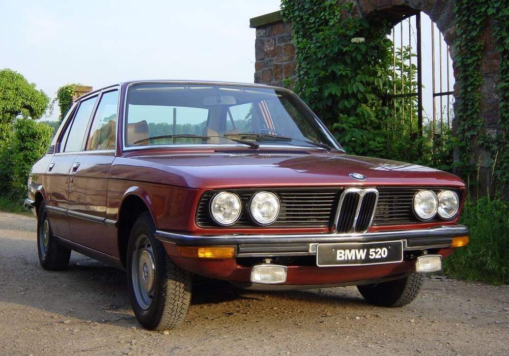 Fiche technique BMW 520i (E12) (1972-1976)