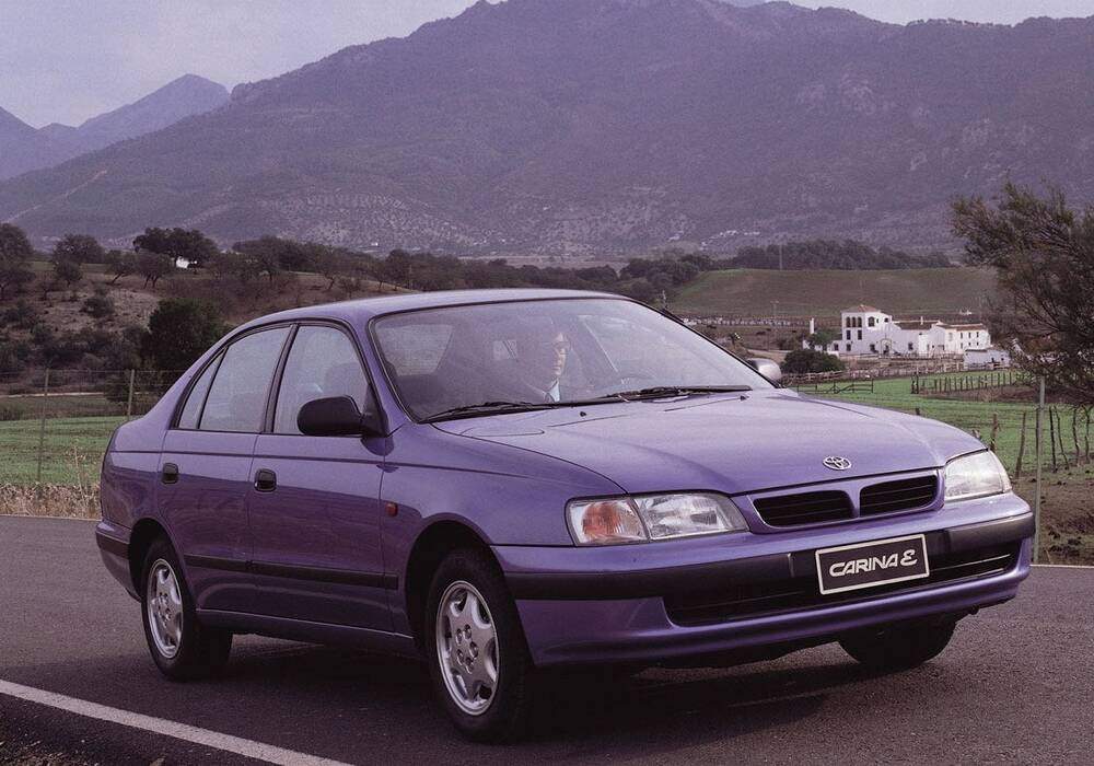 Fiche technique Toyota Carina VIII 1.8 16v (T210) (1997-1998)