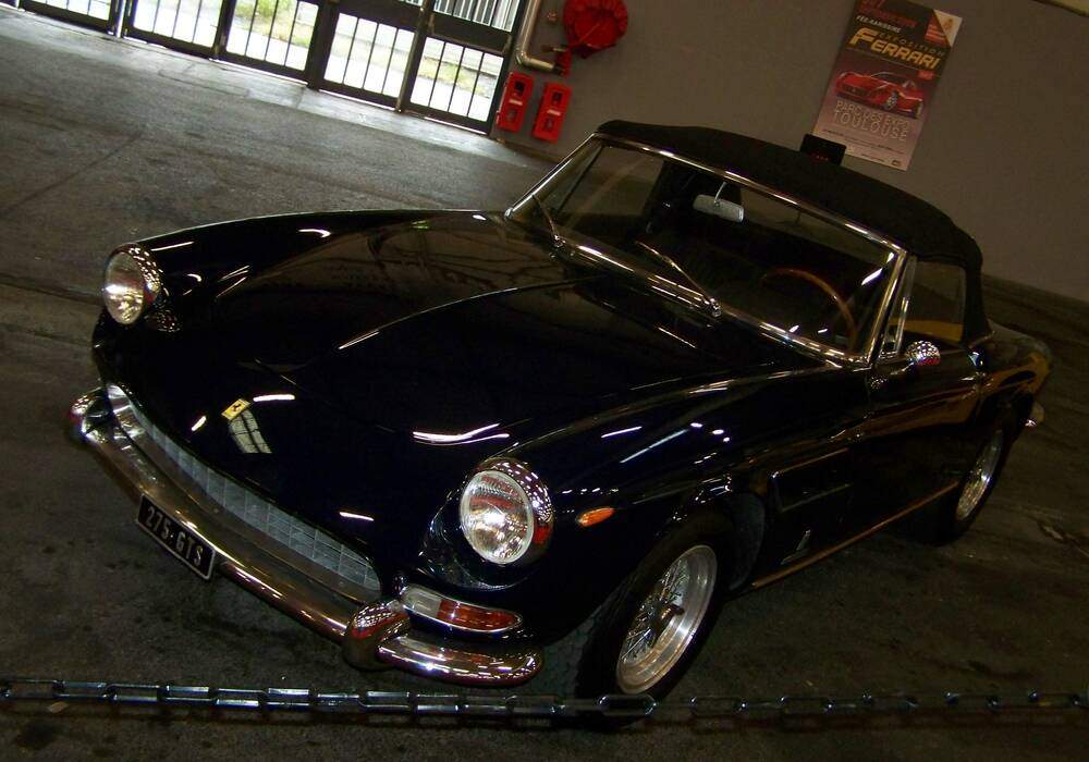 Fiche technique Ferrari 275 GTS (1964-1966)