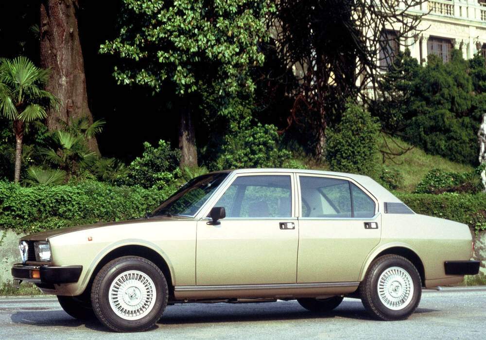 Fiche technique Alfa Romeo Alfetta 2.0 L (116) (1978-1984)
