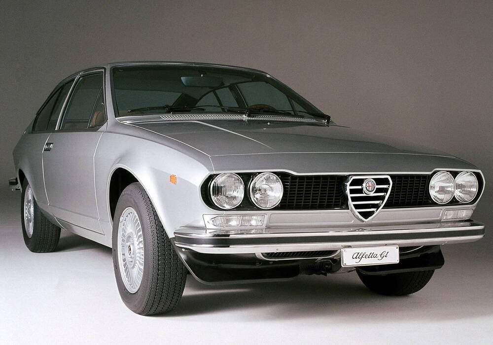 Fiche technique Alfa Romeo Alfetta GT 1.8 (116) (1974-1975)
