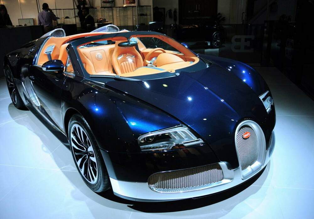 Fiche technique Bugatti EB 16.4 Veyron Grand Sport &laquo; Soleil de Nuit &raquo; (2010)
