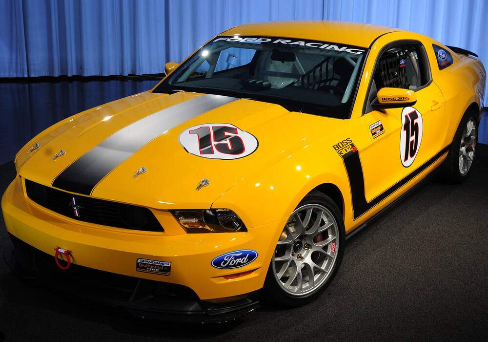 Fiche technique Ford Mustang Boss 302R (2010)