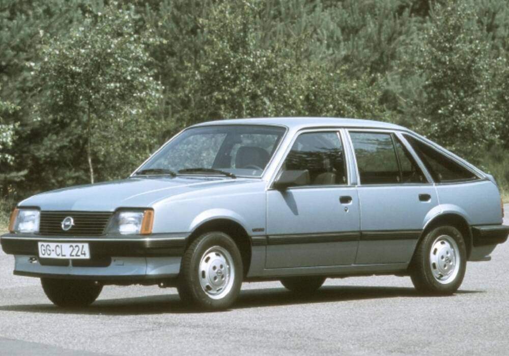 Fiche technique Opel Ascona III 1.6 S (1981-1987)