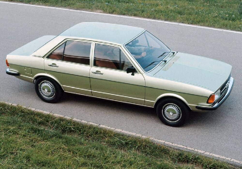 Fiche technique Audi 80 1.6 GL (B1) (1976-1978)