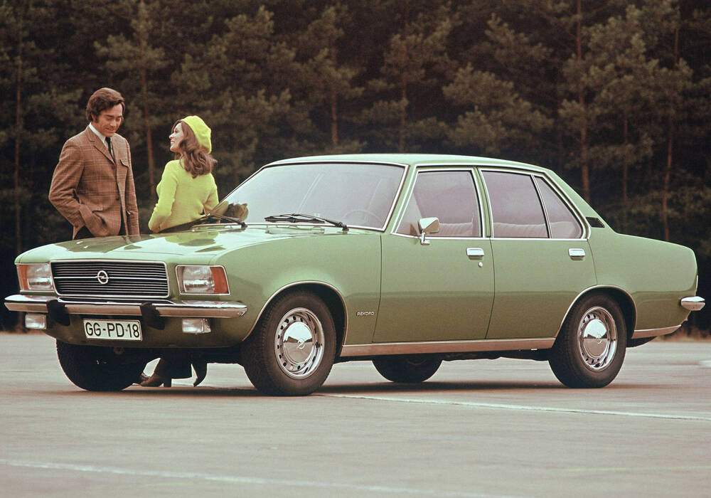 Fiche technique Opel Rekord VI 1900 SH (D) (1971-1975)