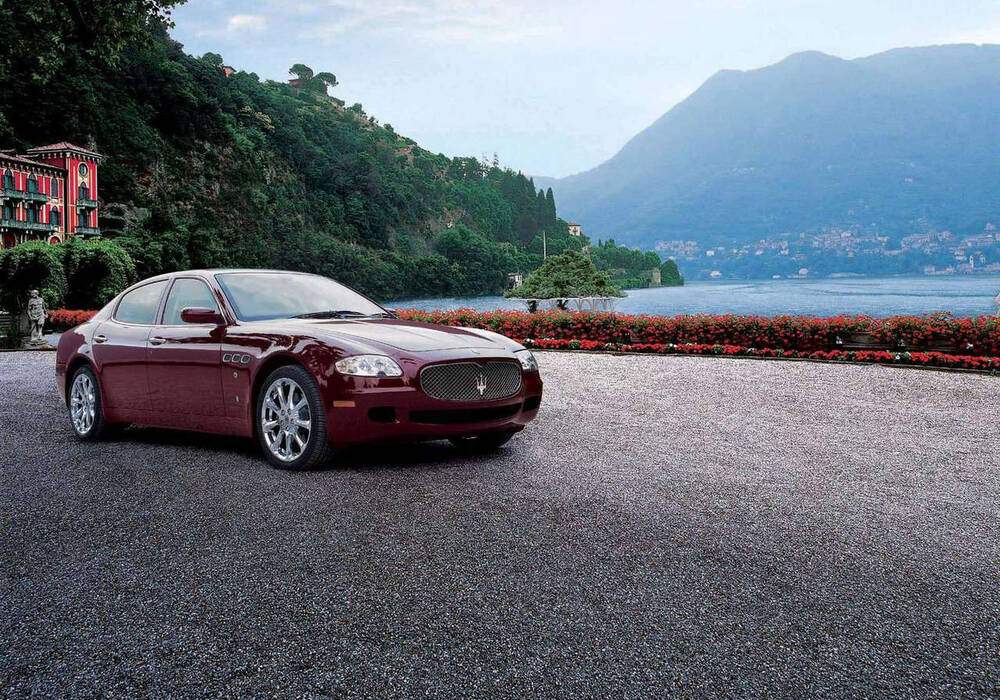 Fiche technique Maserati Quattroporte V (M139) &laquo; Neiman Marcus &raquo; (2004)