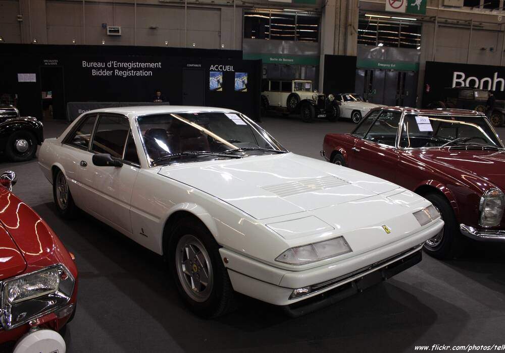 Fiche technique Ferrari 412i (1985-1989)