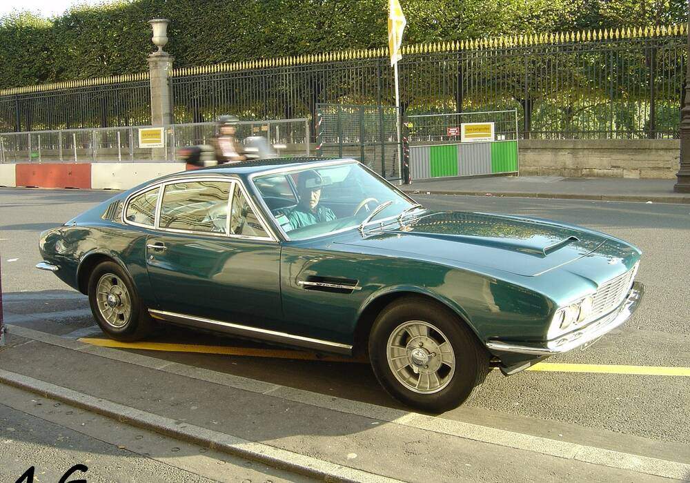Fiche technique Aston Martin DBS V8 (1970-1972)