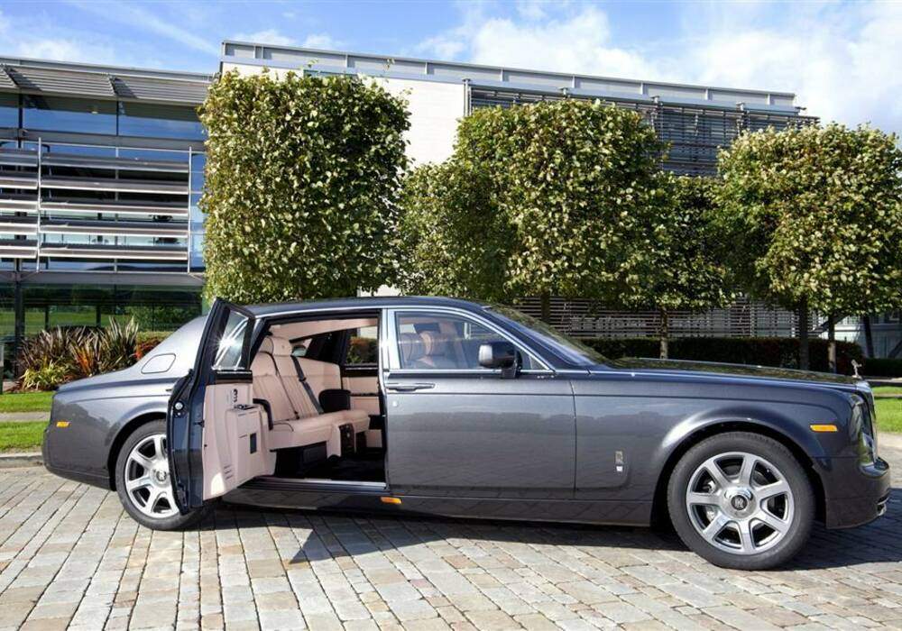 Fiche technique Rolls-Royce Phantom VII &laquo; Bespoke Collection &raquo; (2009)