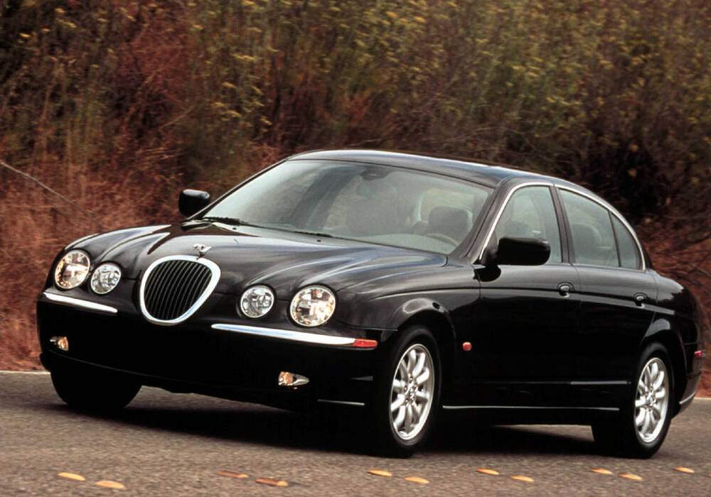 Fiche technique Jaguar S-Type 4.2 V8 (X200) (2002-2008)