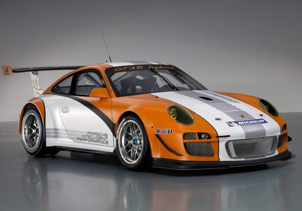 Fiche technique Porsche 911 GT3 R Hybrid 2.0 (2011)