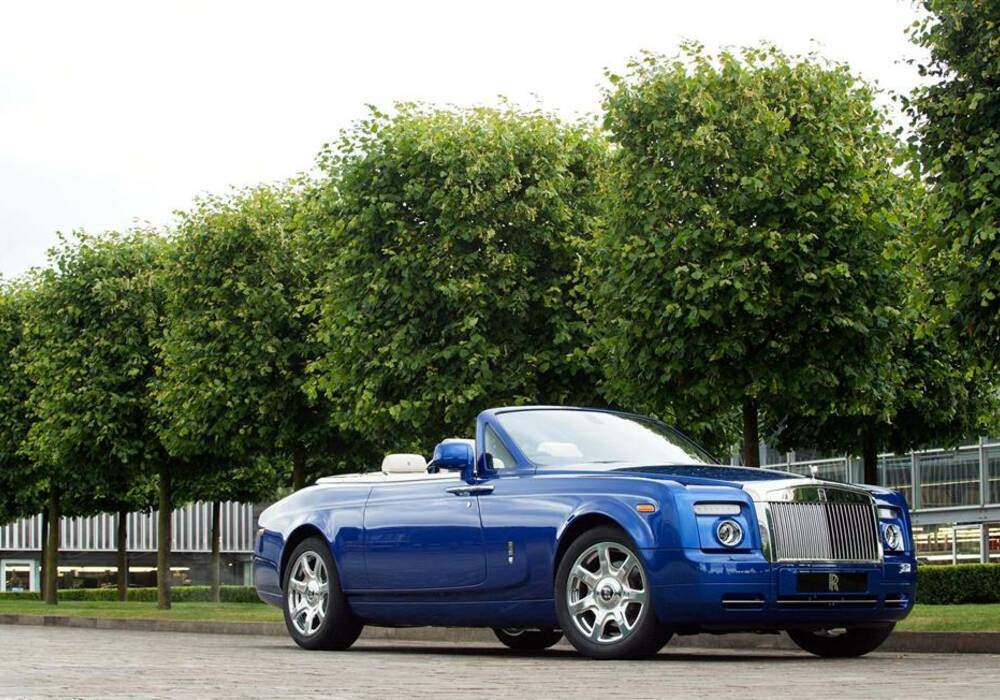 Fiche technique Rolls-Royce Phantom VII Drophead Coup&eacute; &laquo; Masterpiece London &raquo; (2011)