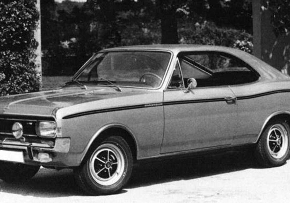 Fiche technique Opel Rekord V Coup&eacute; 1900 Sprint (C) (1967-1971)