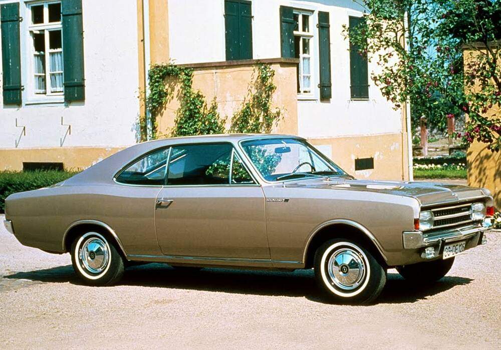 Fiche technique Opel Rekord V Coup&eacute; 1900 S (C) (1966-1971)