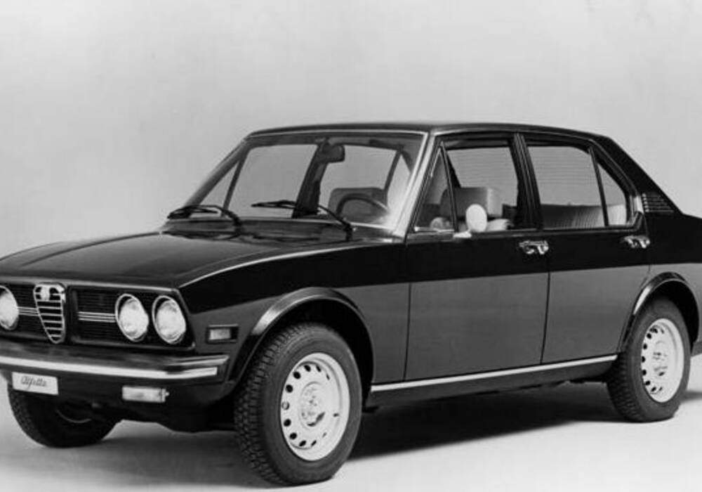 Fiche technique Alfa Romeo Alfetta 2.0 (116) (1975-1977)