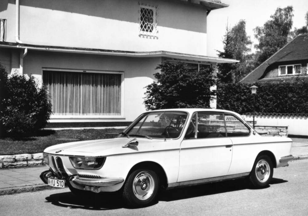 Fiche technique BMW 2000 C (E120) (1965-1969)