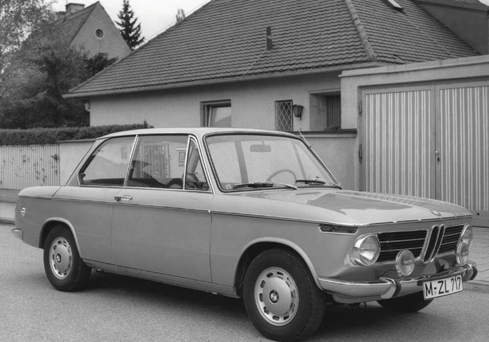 Fiche technique BMW 2002 (E10) (1968-1975)