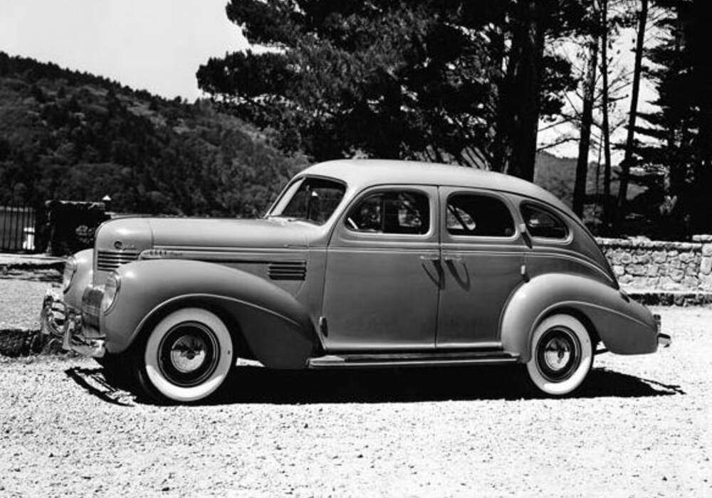 Fiche technique Chrysler C22 Royal (1939)