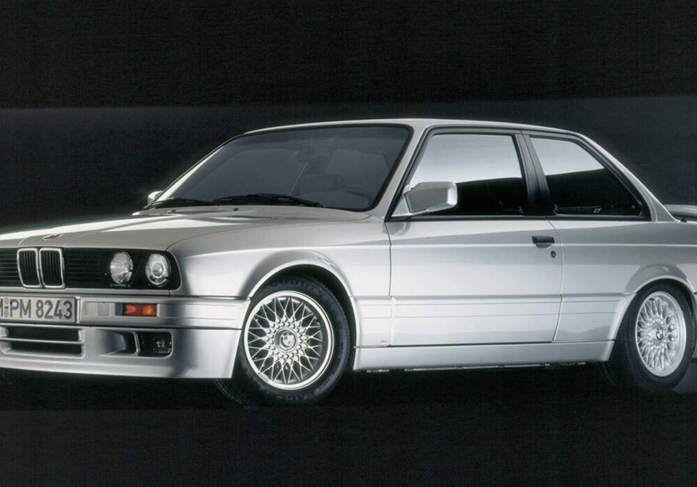 Fiche technique BMW 325is (E30) (1989-1991)