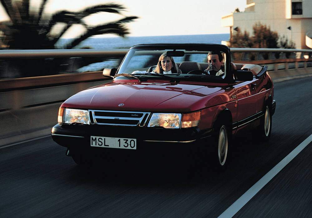 Fiche technique Saab 900 Cabriolet Turbo 16 (1987-1989)