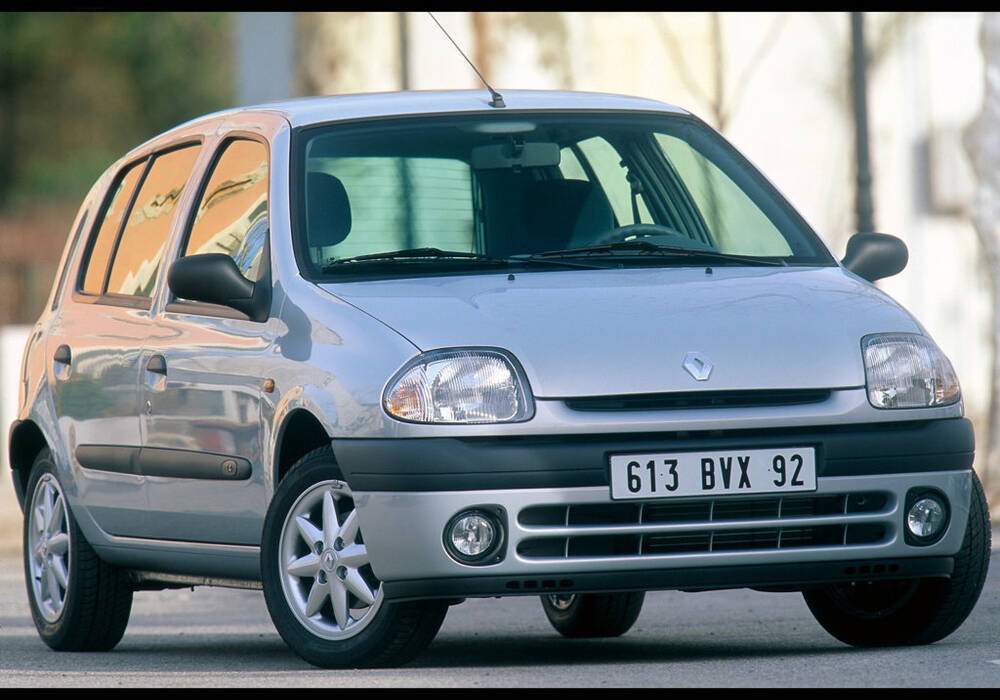 Fiche technique Renault Clio II 1.6 (1998-2000)