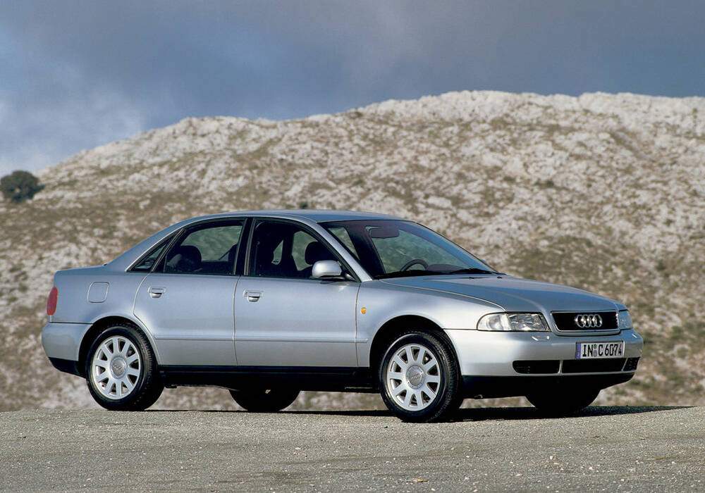 Fiche technique Audi A4 2.4 V6 (B5) (1998-2001)