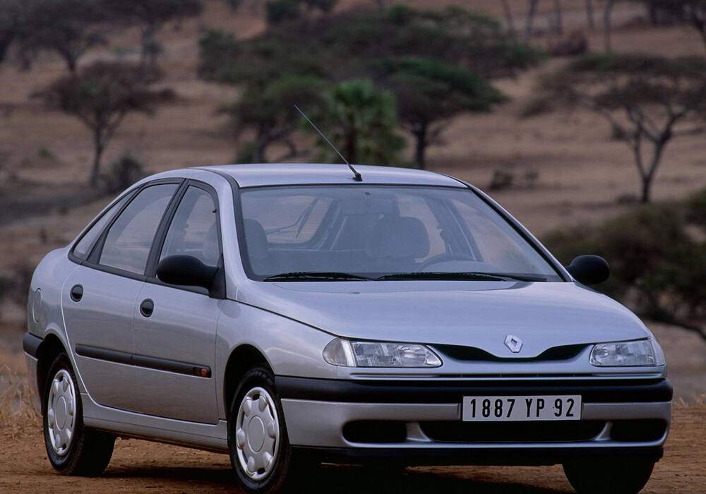 Fiche technique Renault Laguna 1.6 16v (1997-2000)