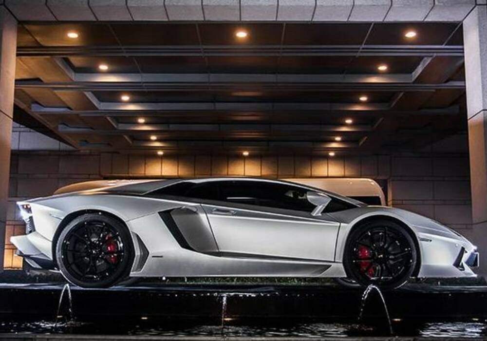 Fiche technique Lamborghini Aventador LP700-4 &laquo; Jackie Chan Edition &raquo; (2014)