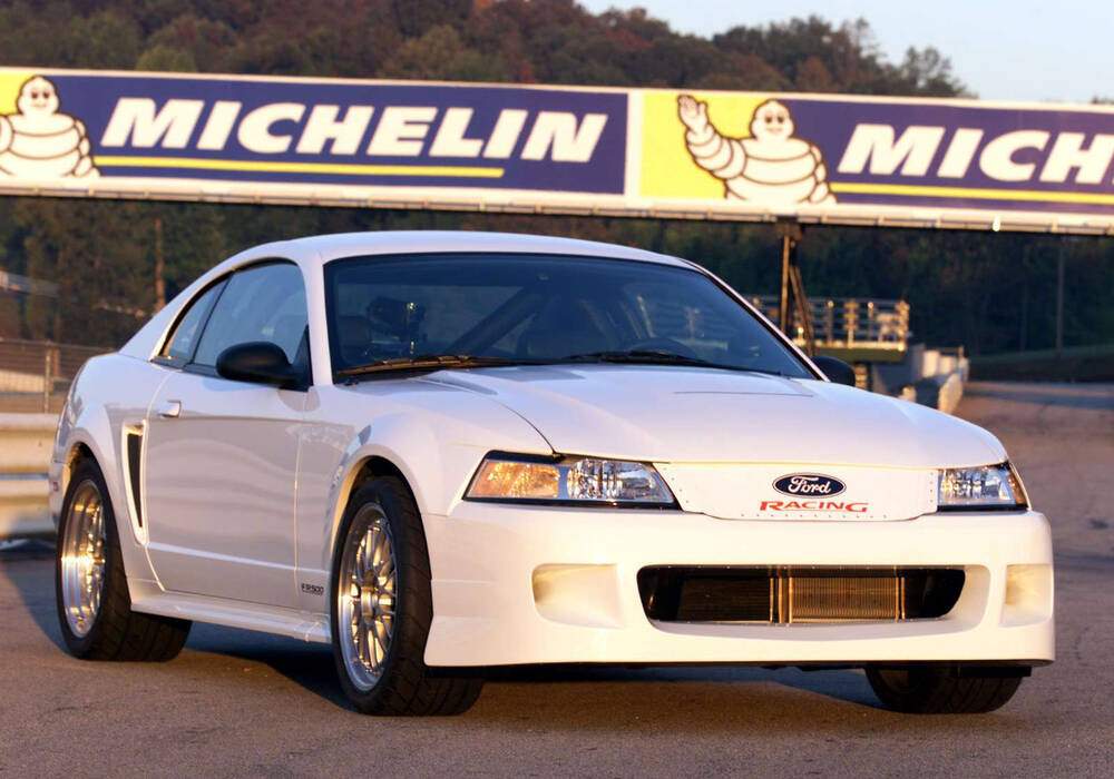 Fiche technique Ford Mustang FR500 Concept (1999)