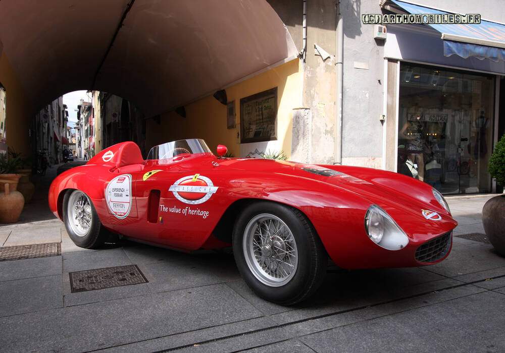 Fiche technique Ferrari 750 Monza Spyder (1954-1955)