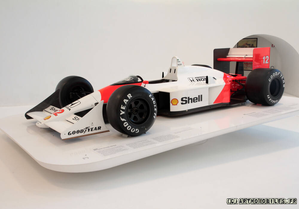 Fiche technique McLaren MP4-4 (1988)